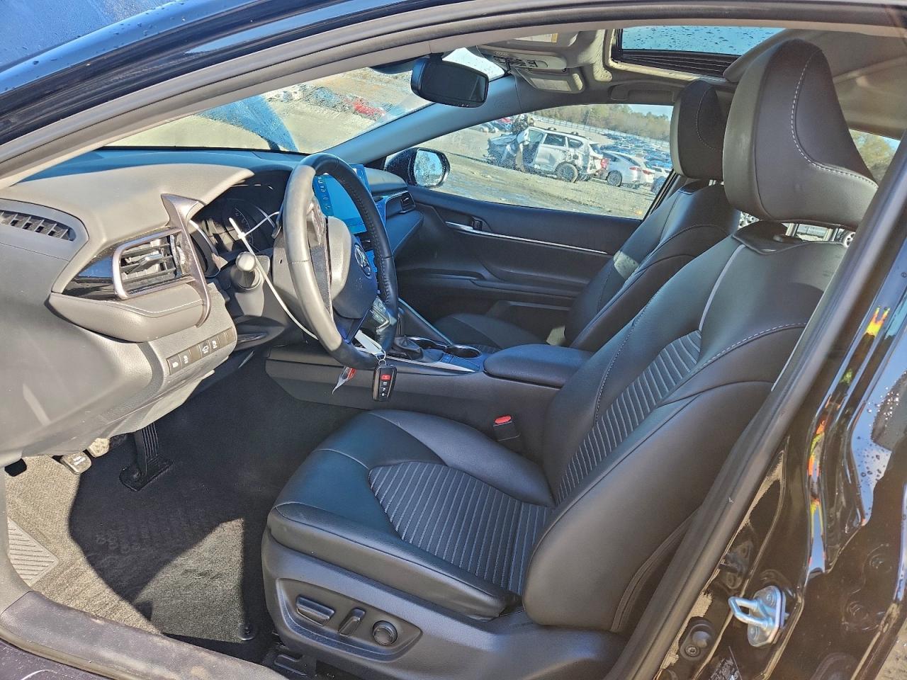 2024 TOYOTA CAMRY SE NIGHT SHADE photo 7