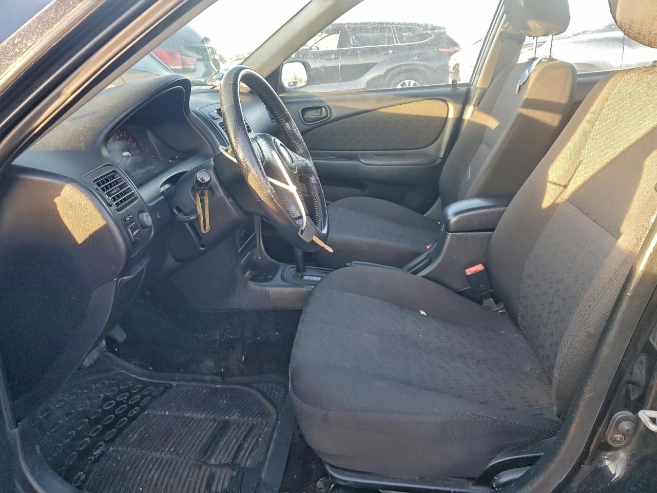 2001 TOYOTA COROLLA photo 7