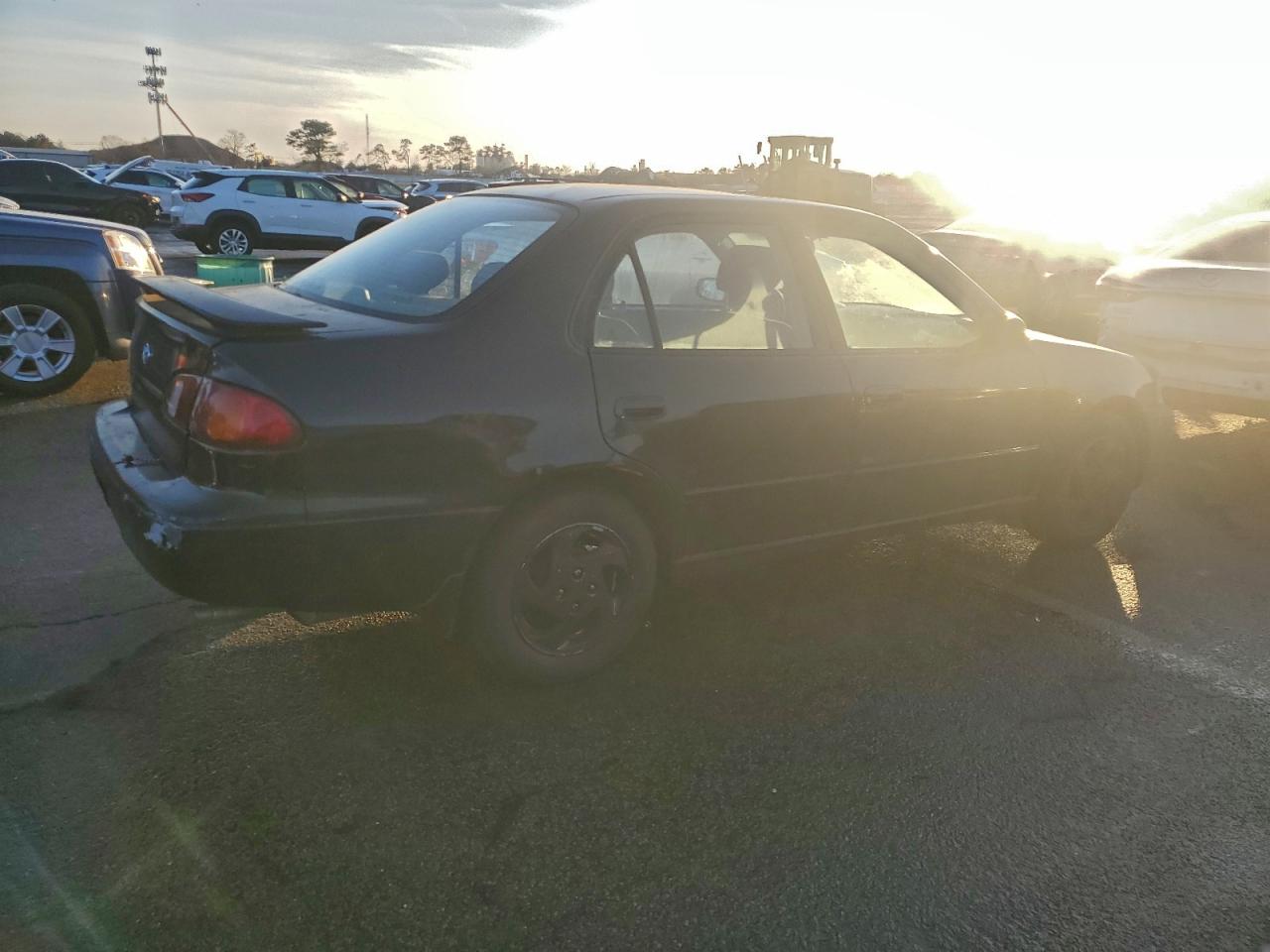 2001 TOYOTA COROLLA photo 3