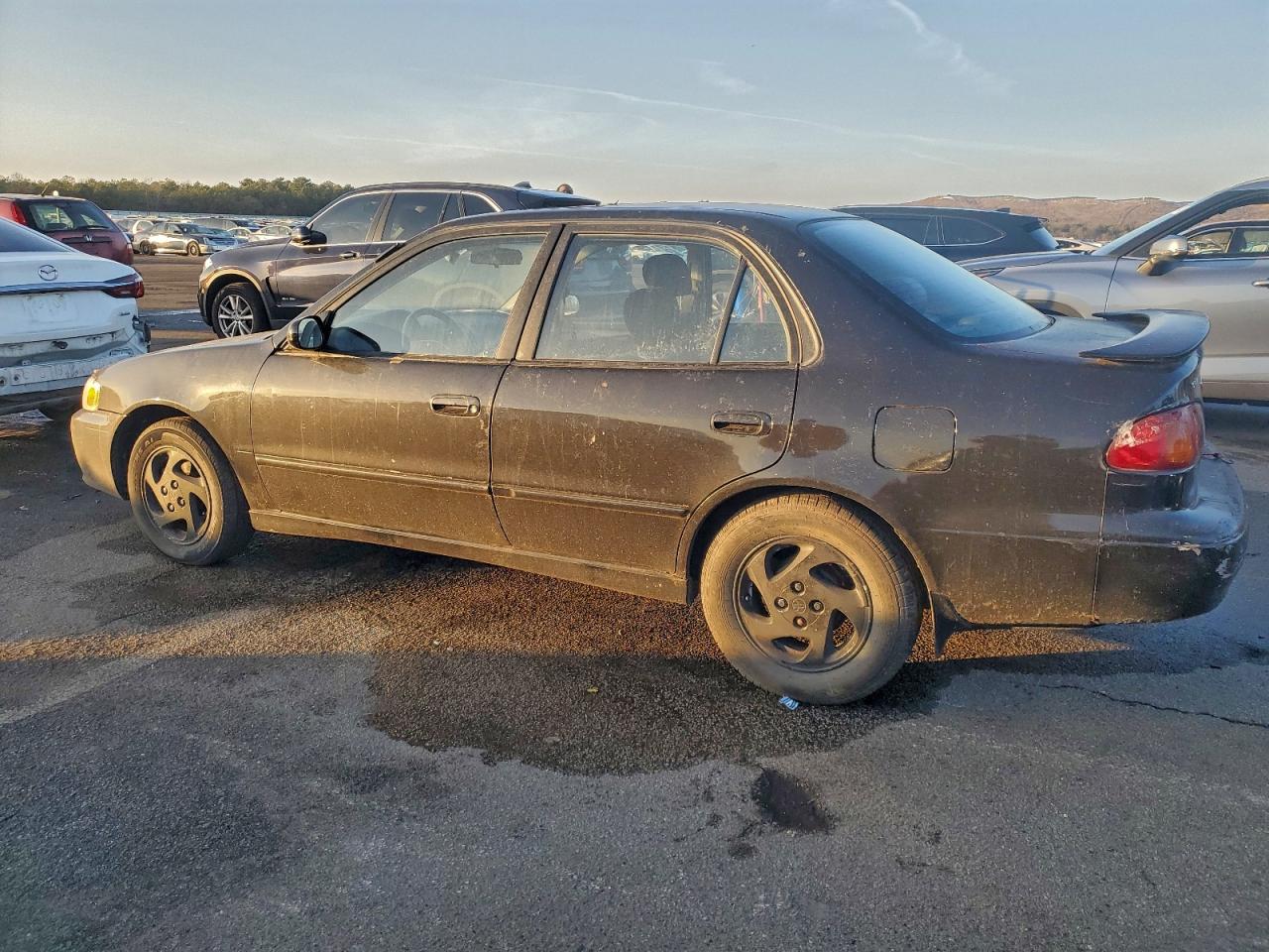 2001 TOYOTA COROLLA photo 2
