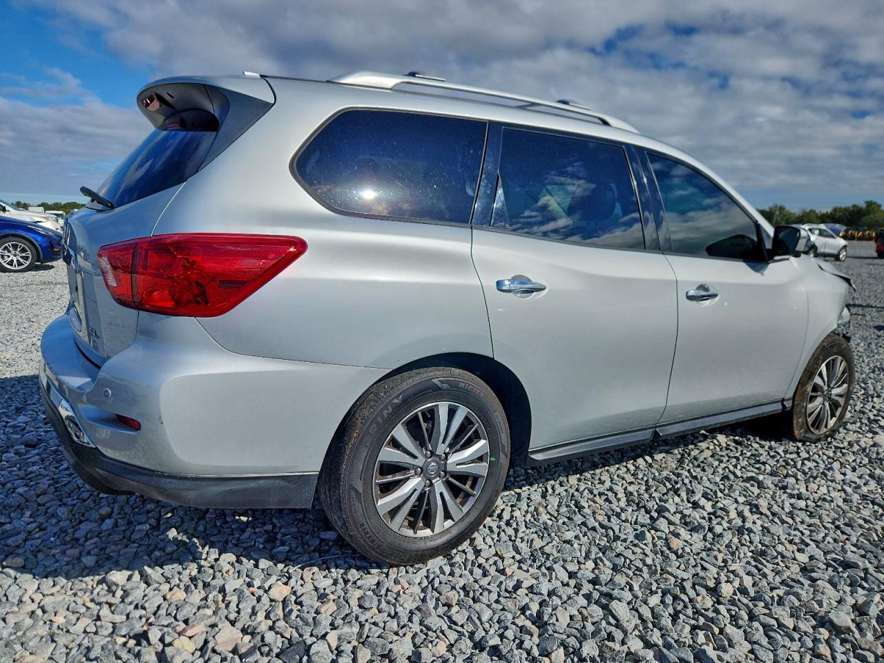 2020 NISSAN PATHFINDER SL photo 3