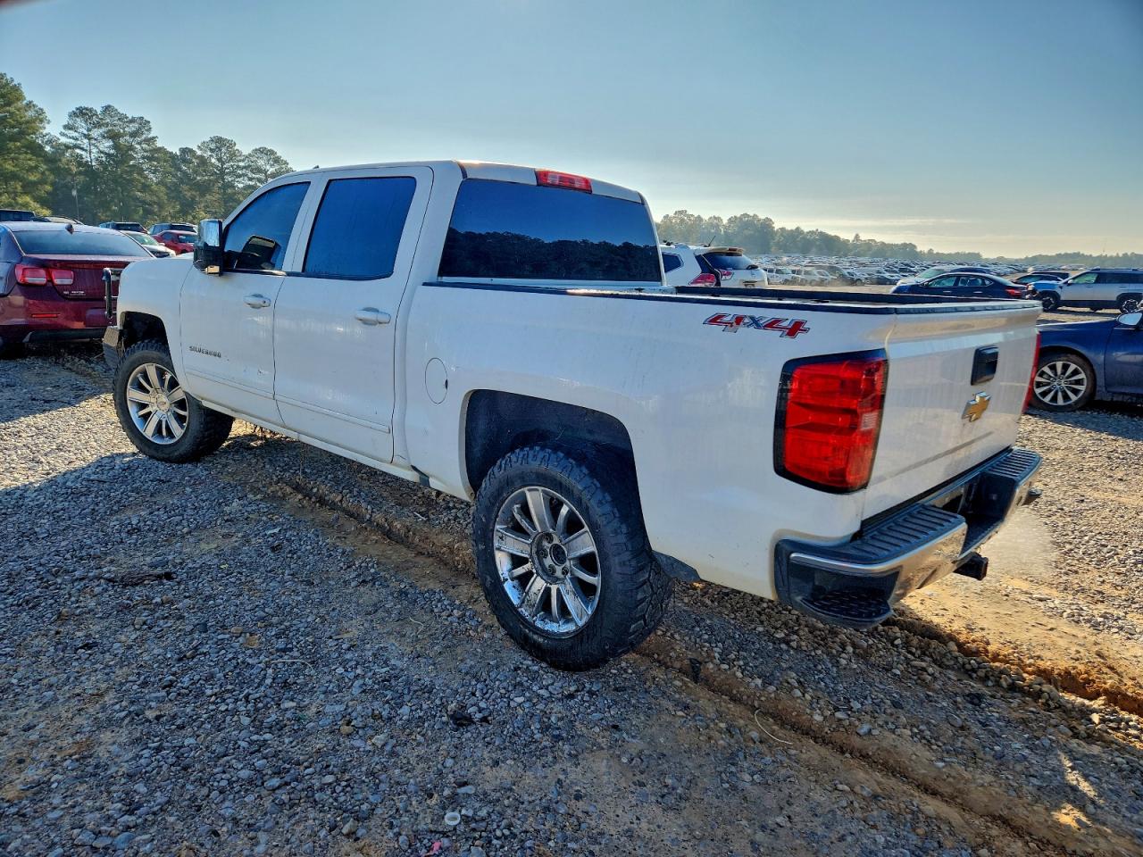 2016 CHEVROLET SILVERADO K1500 LT photo 2