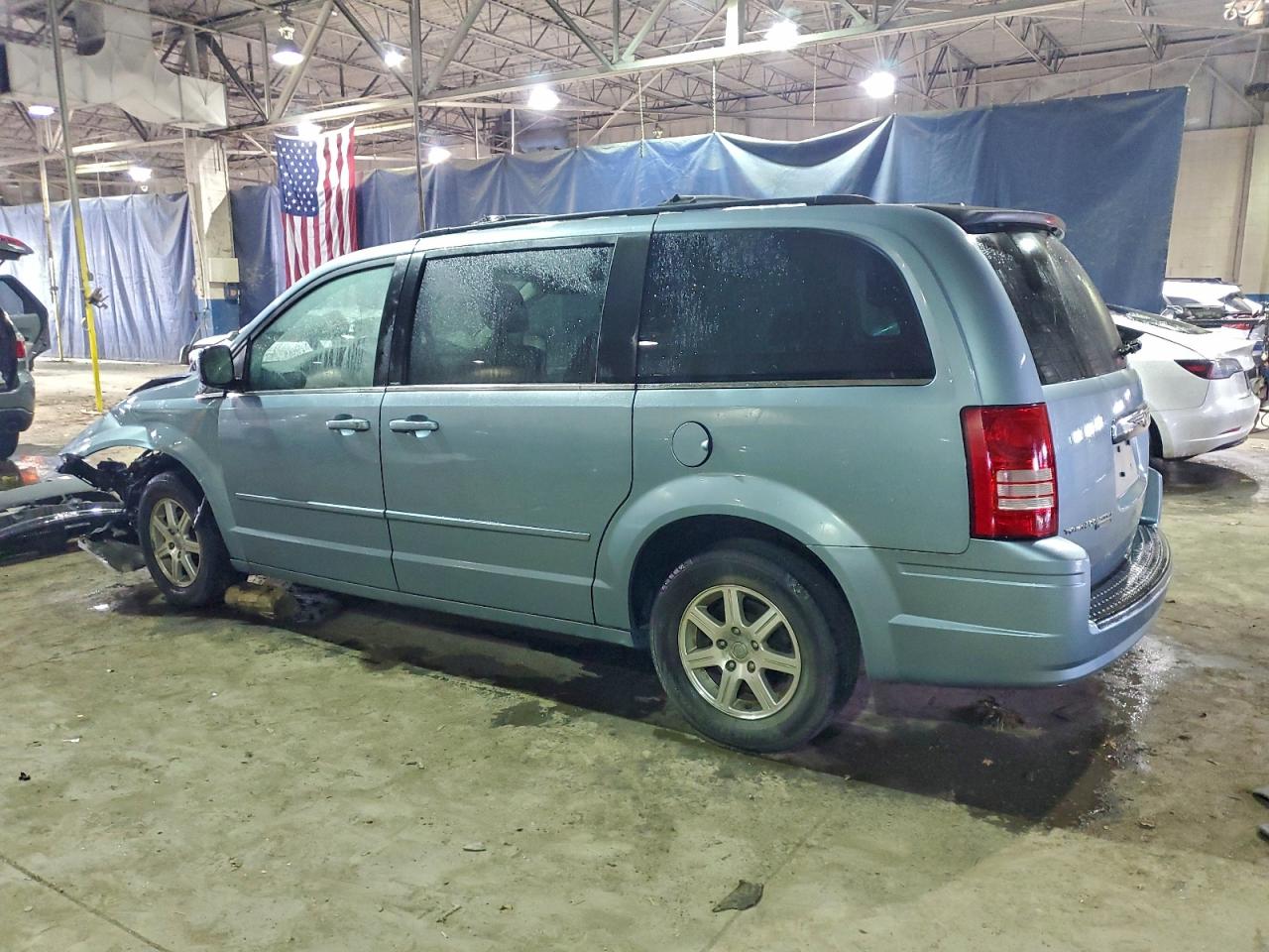 2008 CHRYSLER TOWN & COUNTRY TOURING photo 2