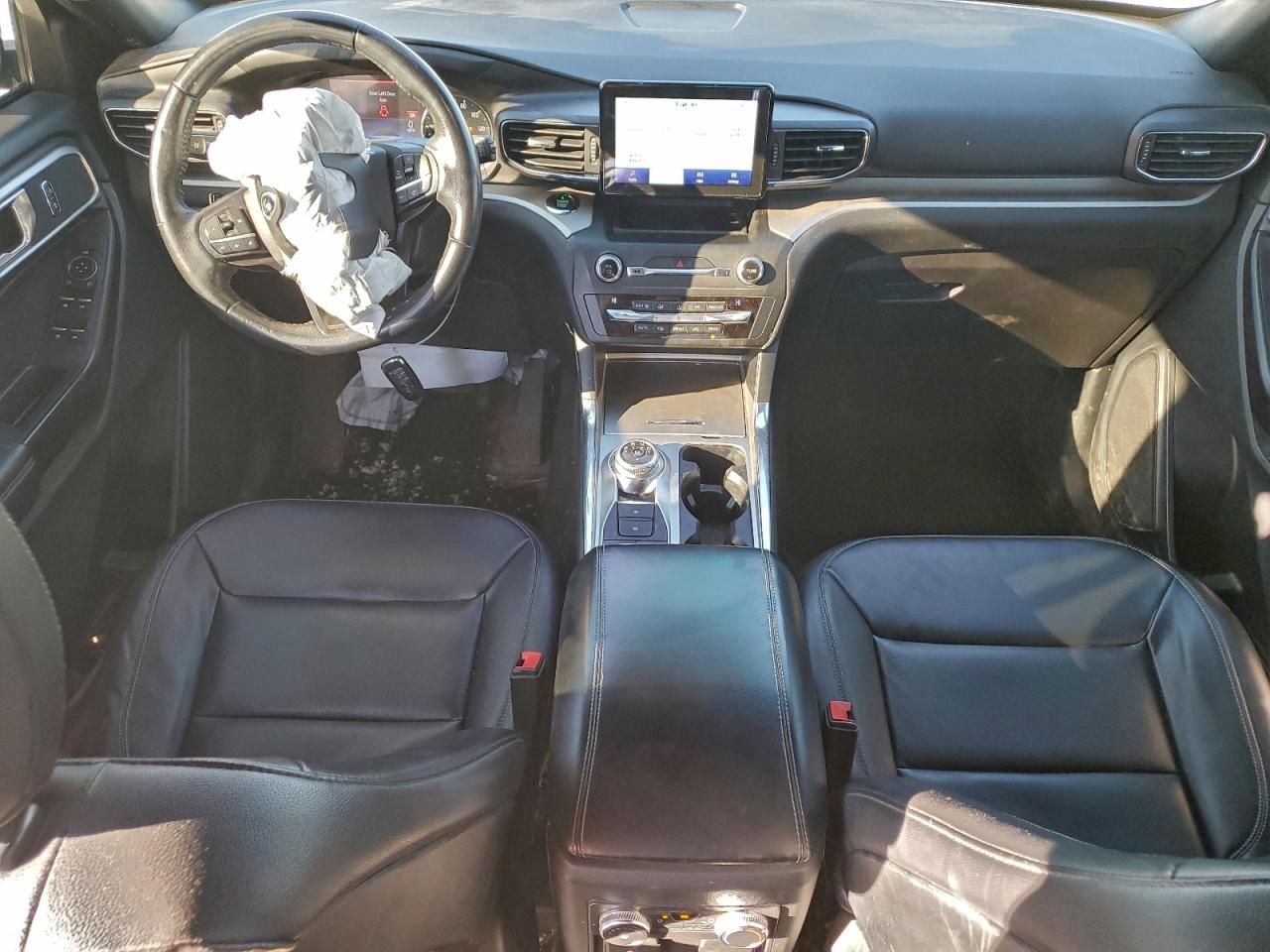 2020 FORD EXPLORER XLT photo 8