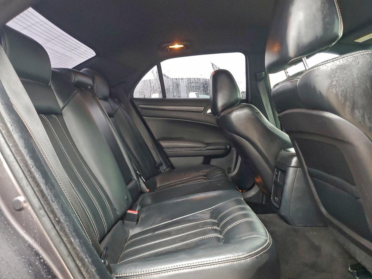 2015 CHRYSLER 300 S photo 10