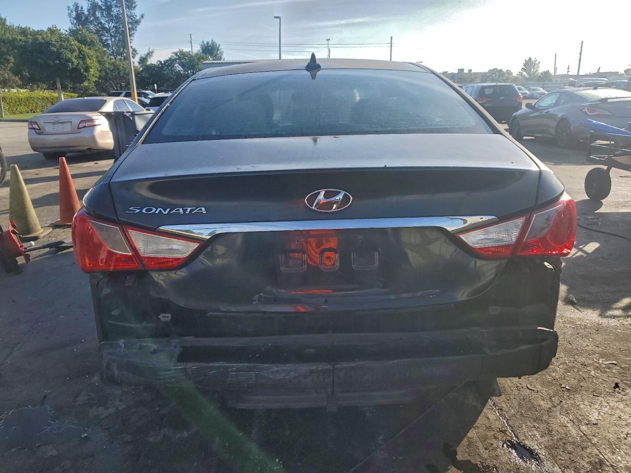2011 HYUNDAI SONATA GLS photo 6