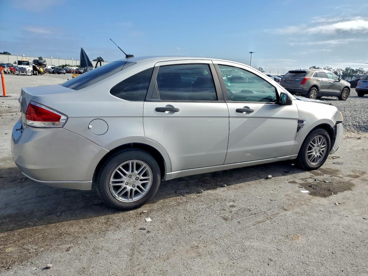 2008 FORD FOCUS SE photo 3