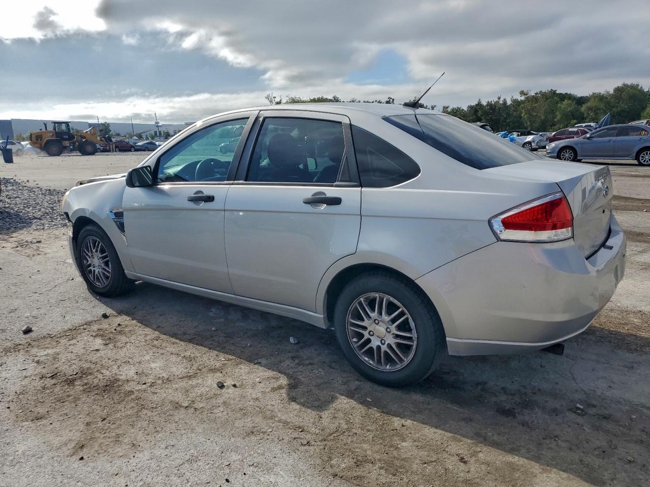 2008 FORD FOCUS SE photo 2