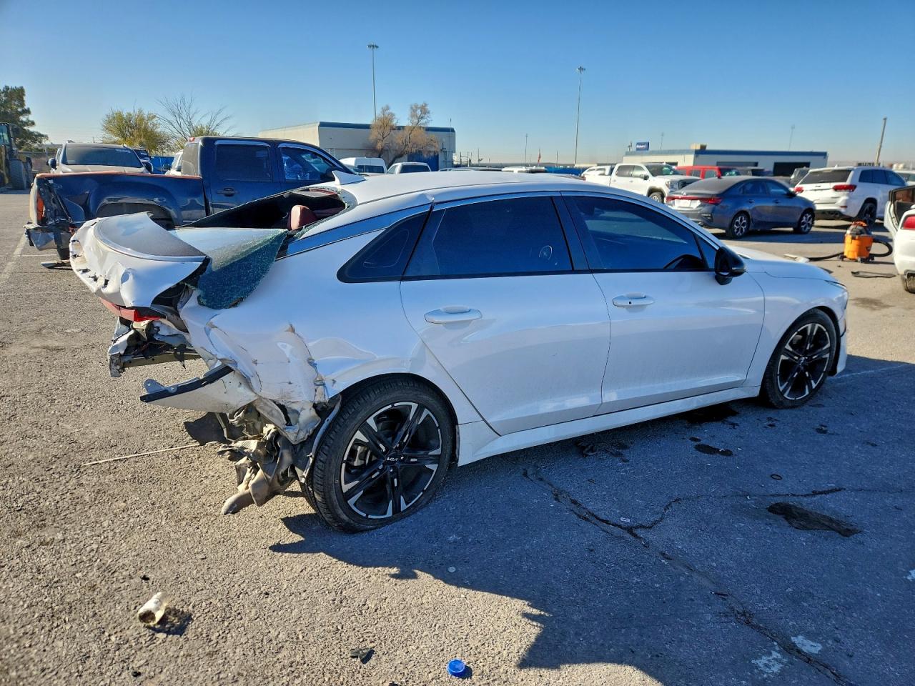 2023 KIA K5 GT LINE photo 3