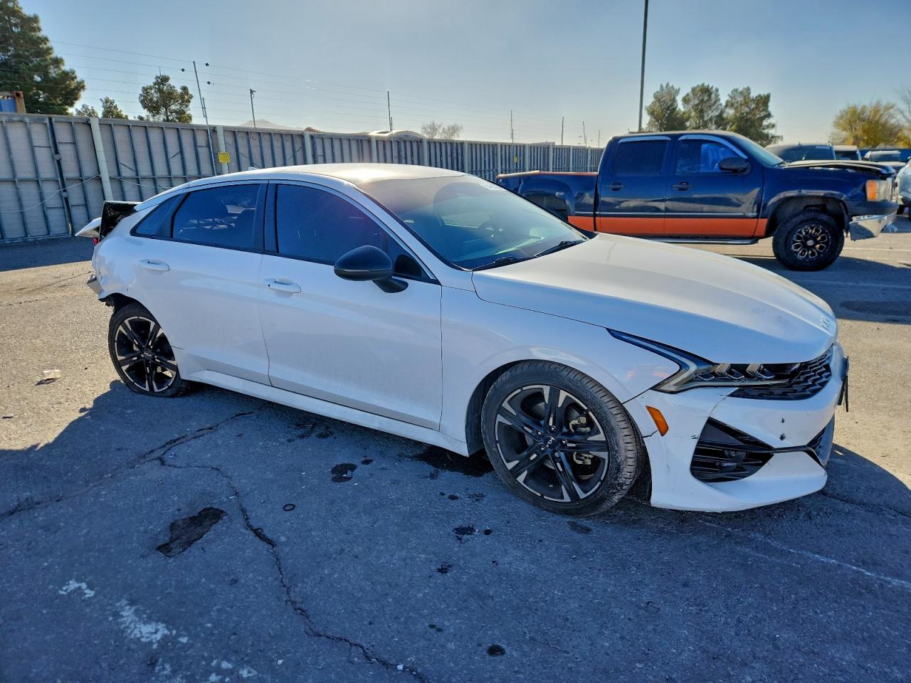 2023 KIA K5 GT LINE photo 4