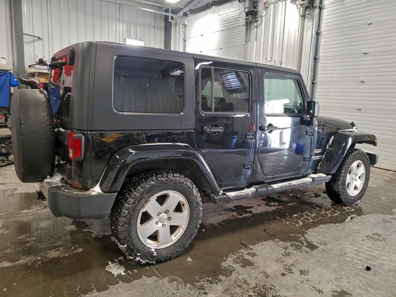 2010 JEEP WRANGLER UNLIMITED SAHARA photo 3