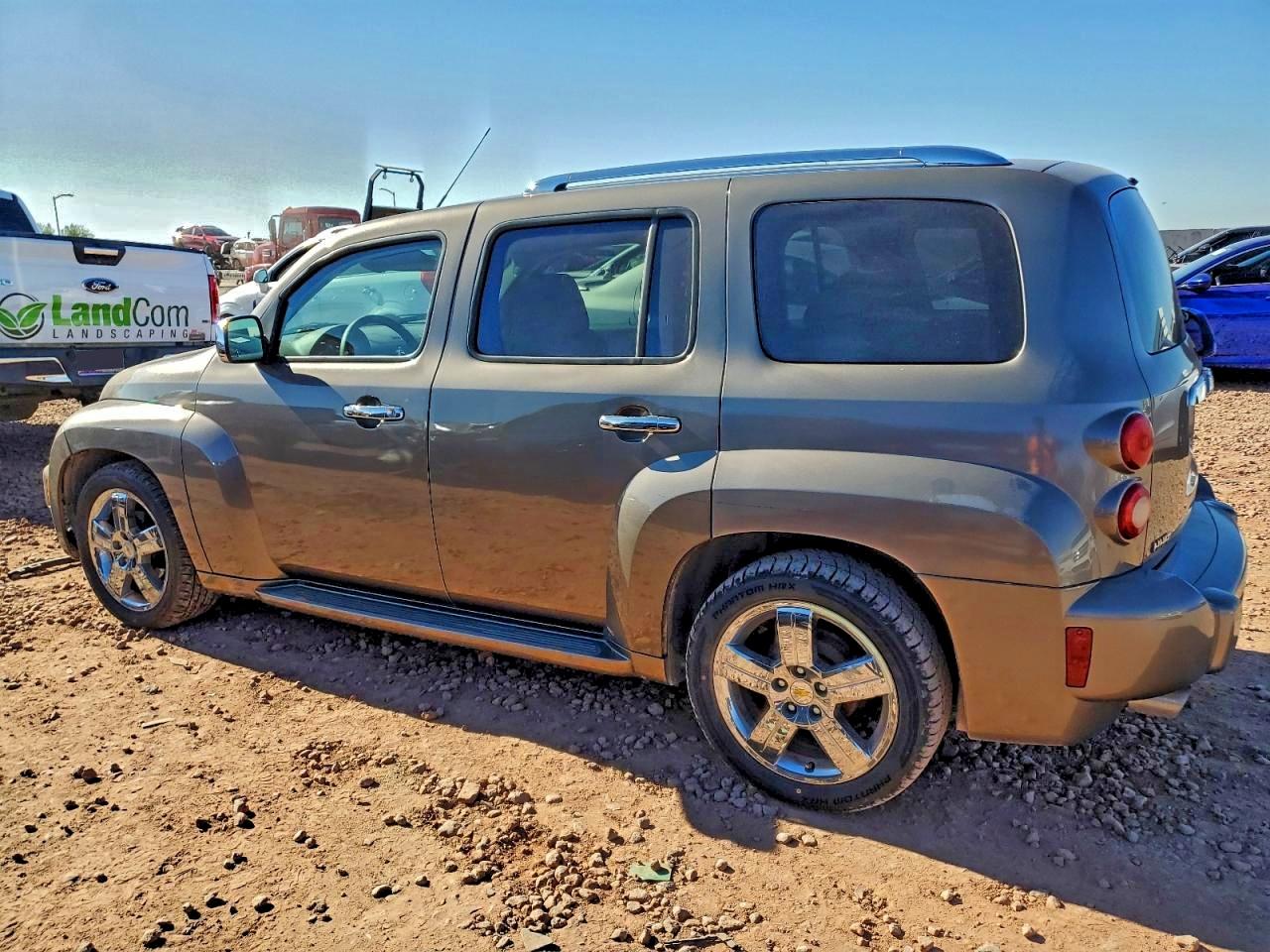 2011 CHEVROLET HHR LT photo 2