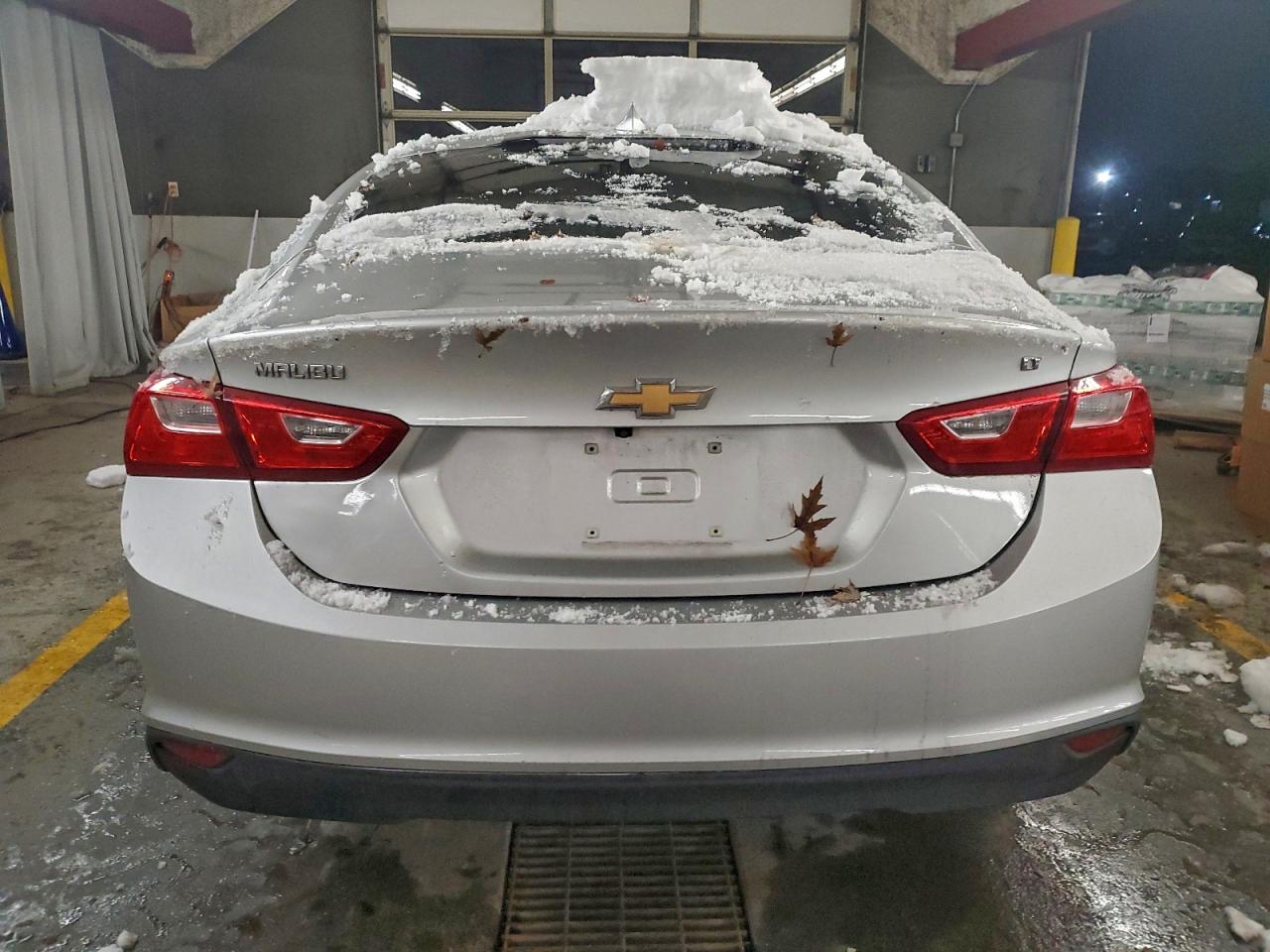 2017 CHEVROLET MALIBU LT photo 6