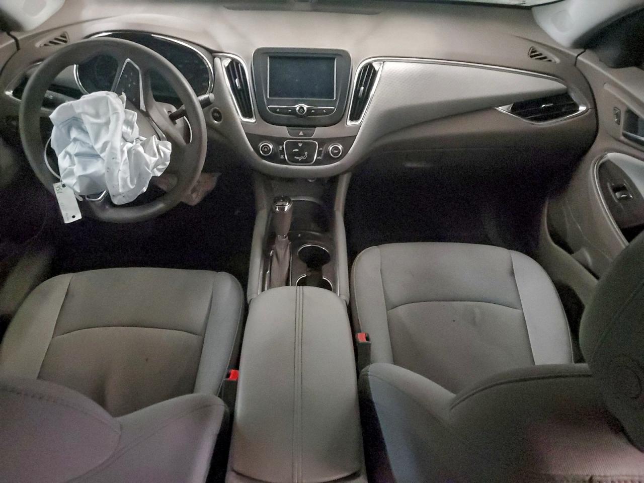2017 CHEVROLET MALIBU LT photo 8