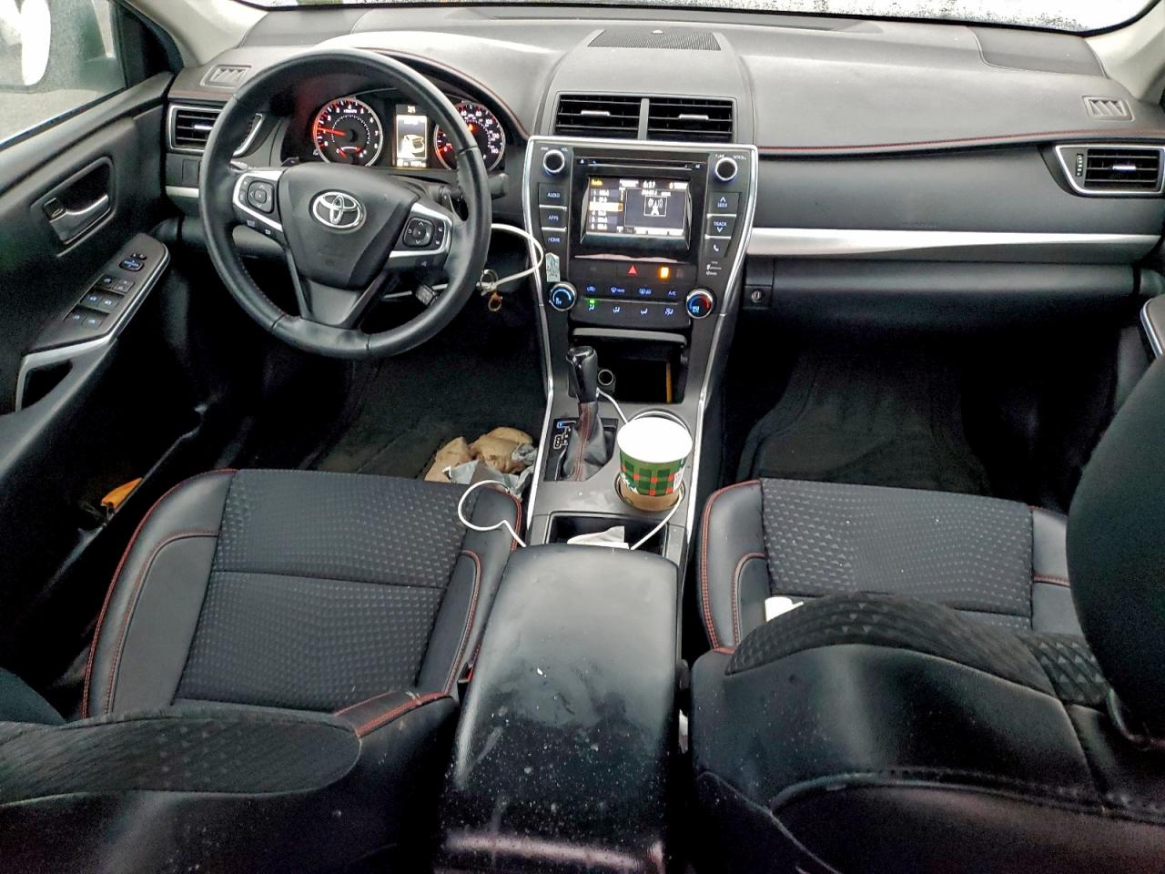 2015 TOYOTA CAMRY LE photo 22