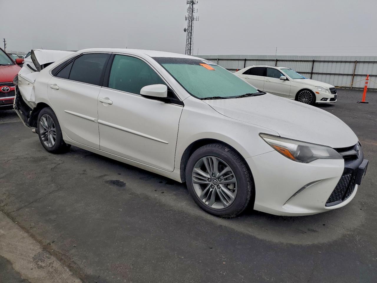 2015 TOYOTA CAMRY LE photo 10