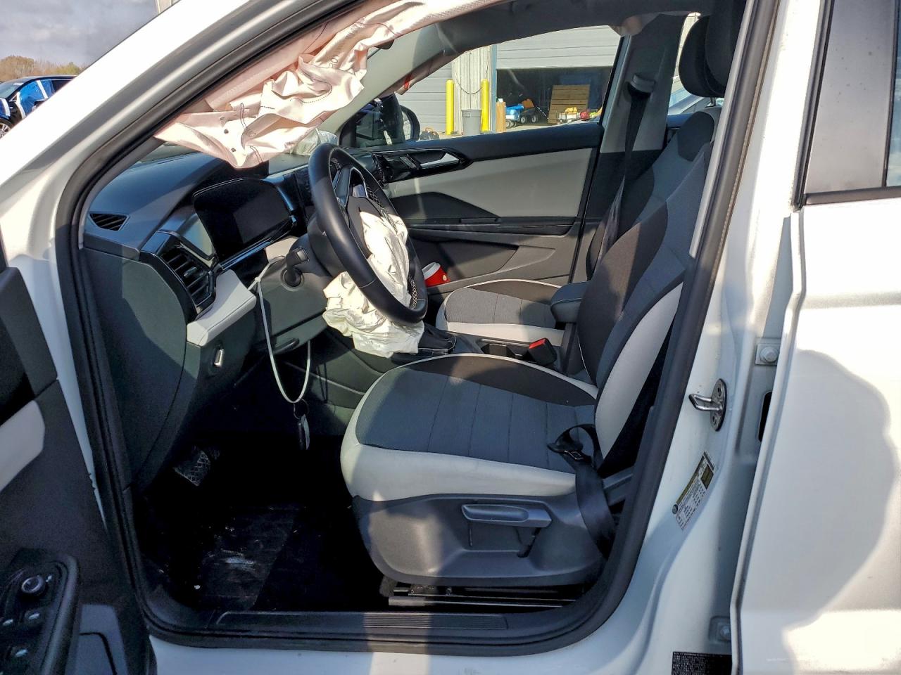 2025 VOLKSWAGEN TAOS S photo 7