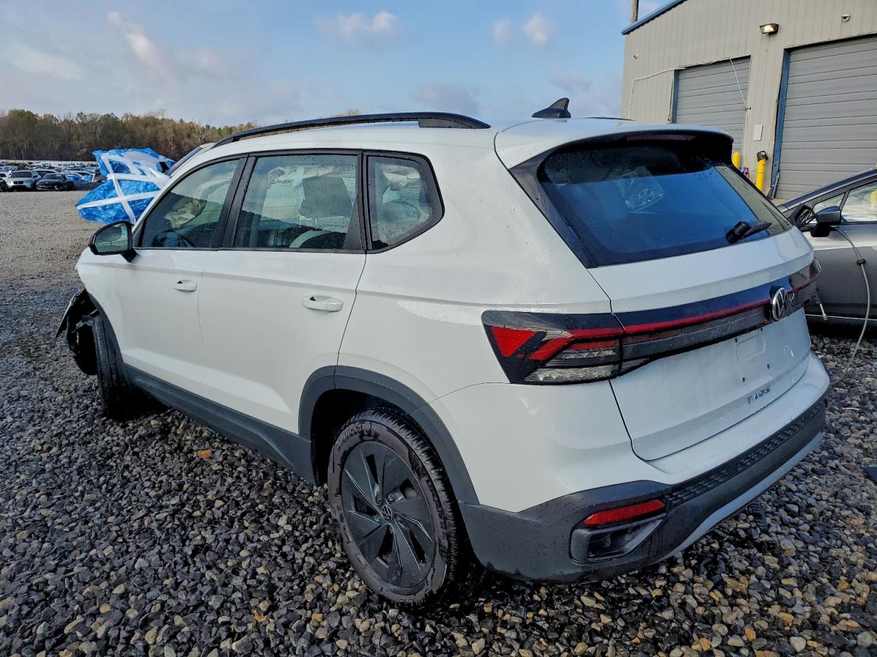 2025 VOLKSWAGEN TAOS S photo 2