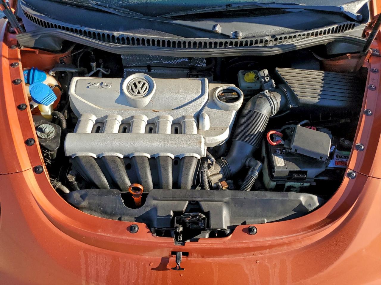 2010 VOLKSWAGEN NEW BEETLE photo 11