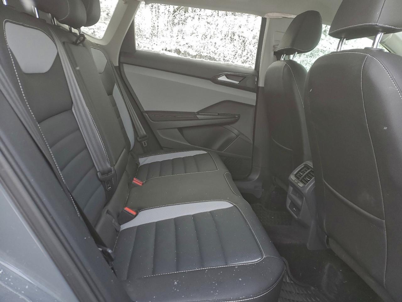 2024 VOLKSWAGEN TAOS SEL photo 10