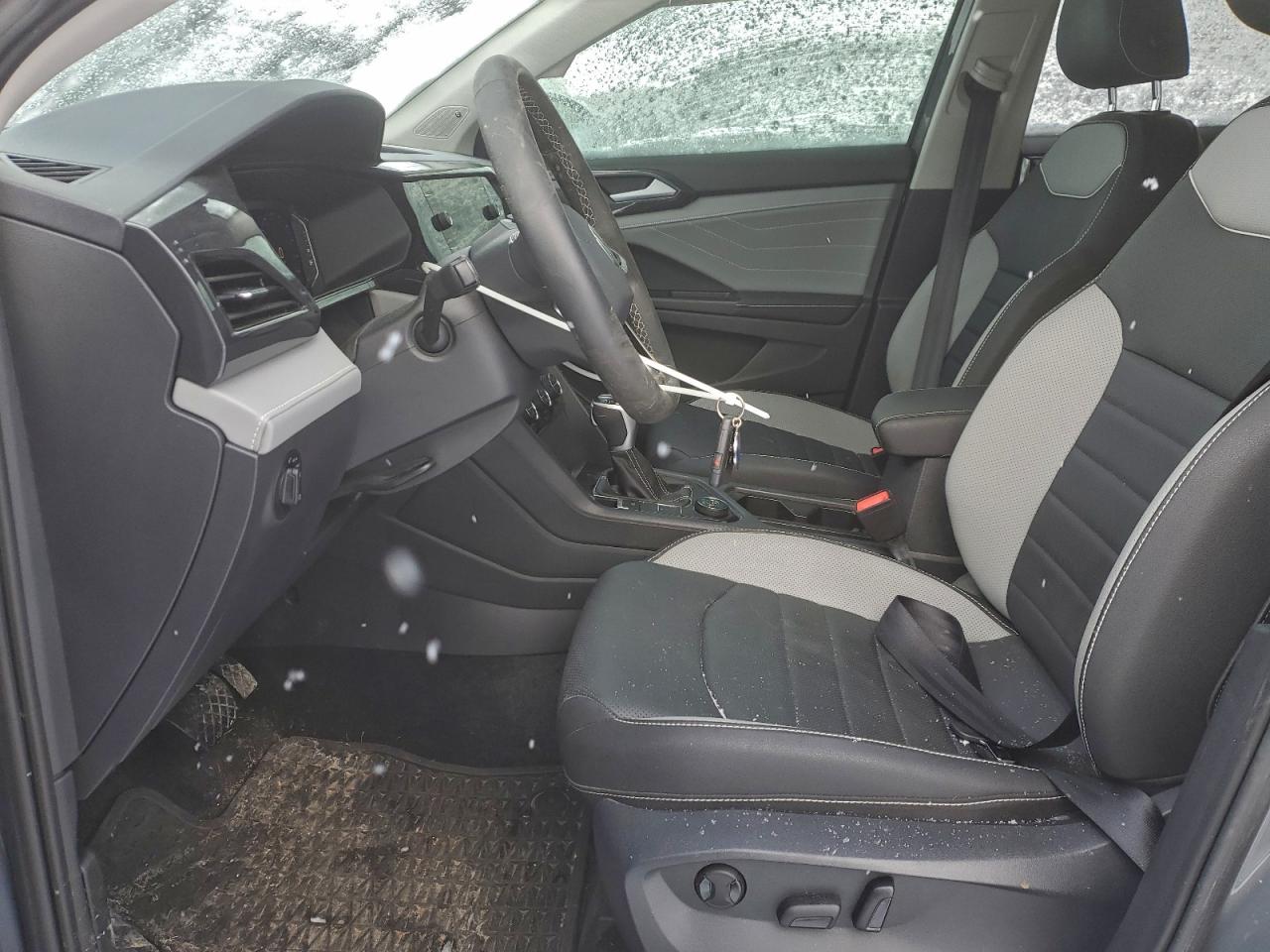 2024 VOLKSWAGEN TAOS SEL photo 7
