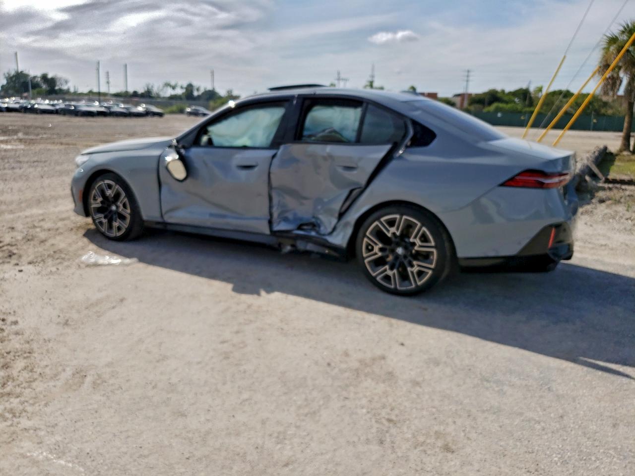 2024 BMW 530 XI photo 2