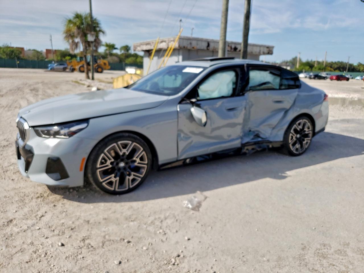 2024 BMW 530