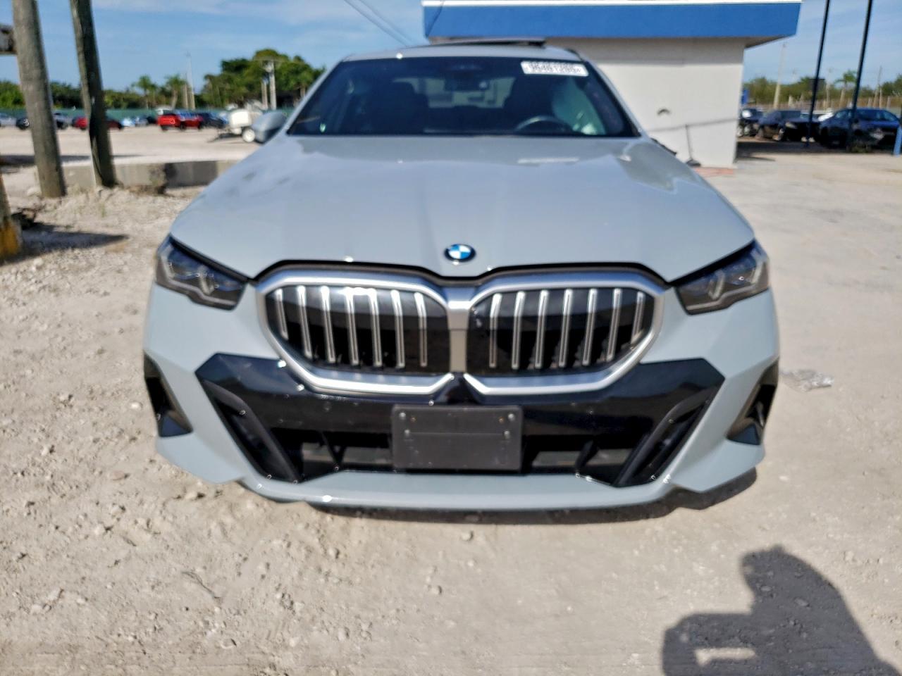 2024 BMW 530 XI photo 5