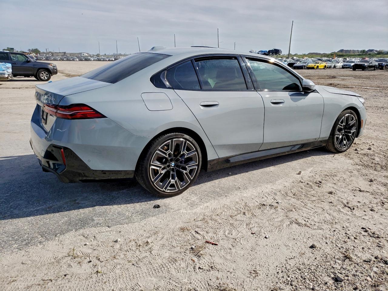 2024 BMW 530 XI photo 3