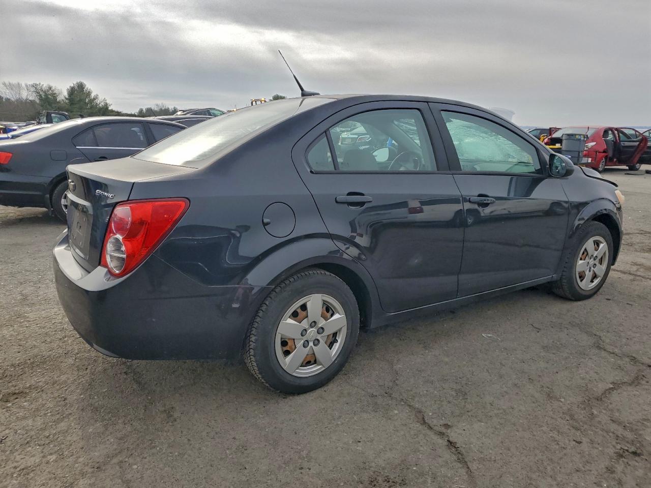 2014 CHEVROLET SONIC LS photo 3