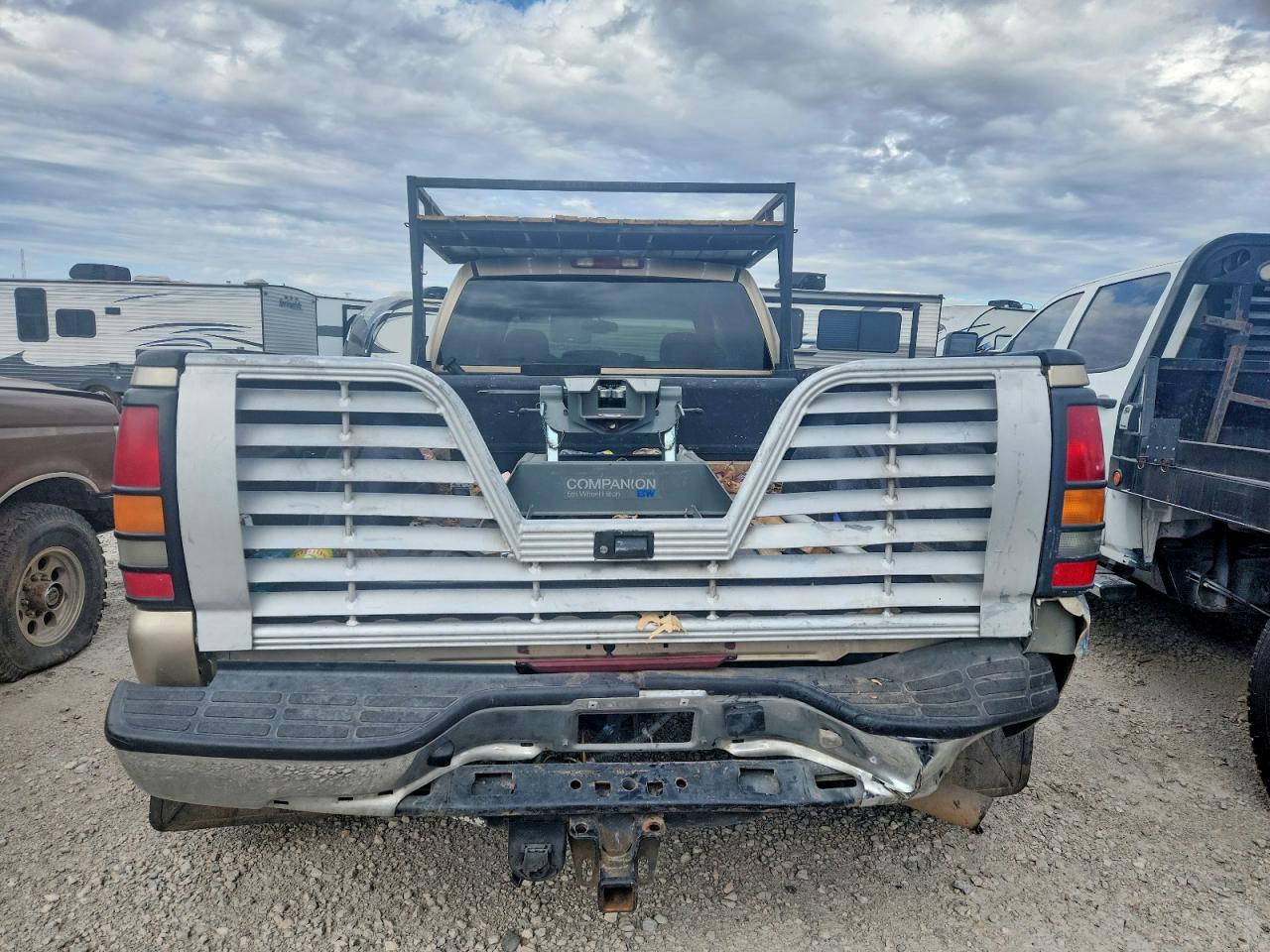 2004 GMC NEW SIERRA C3500 photo 6
