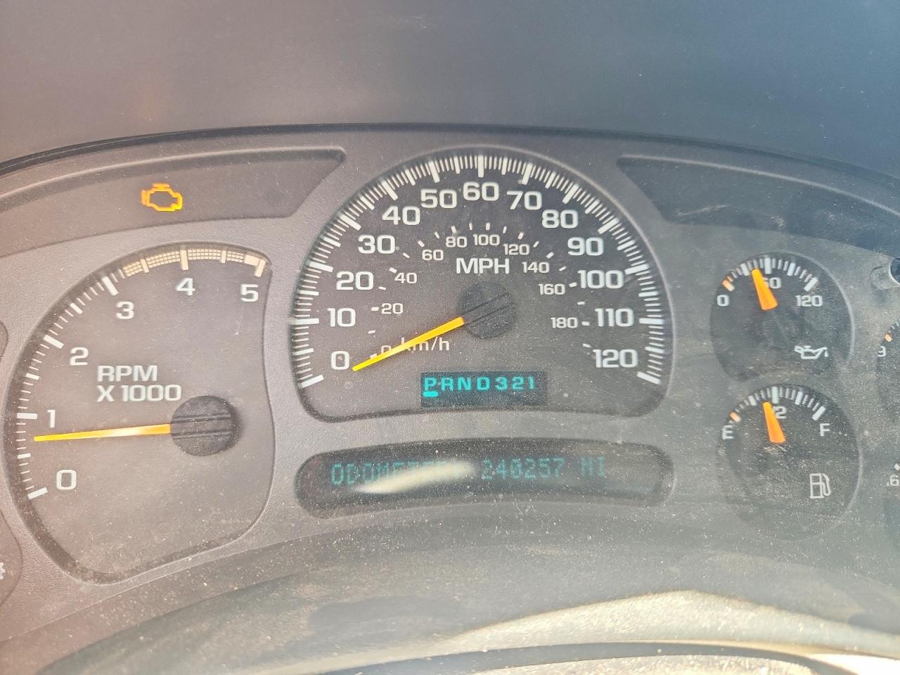 2004 GMC NEW SIERRA C3500 photo 9