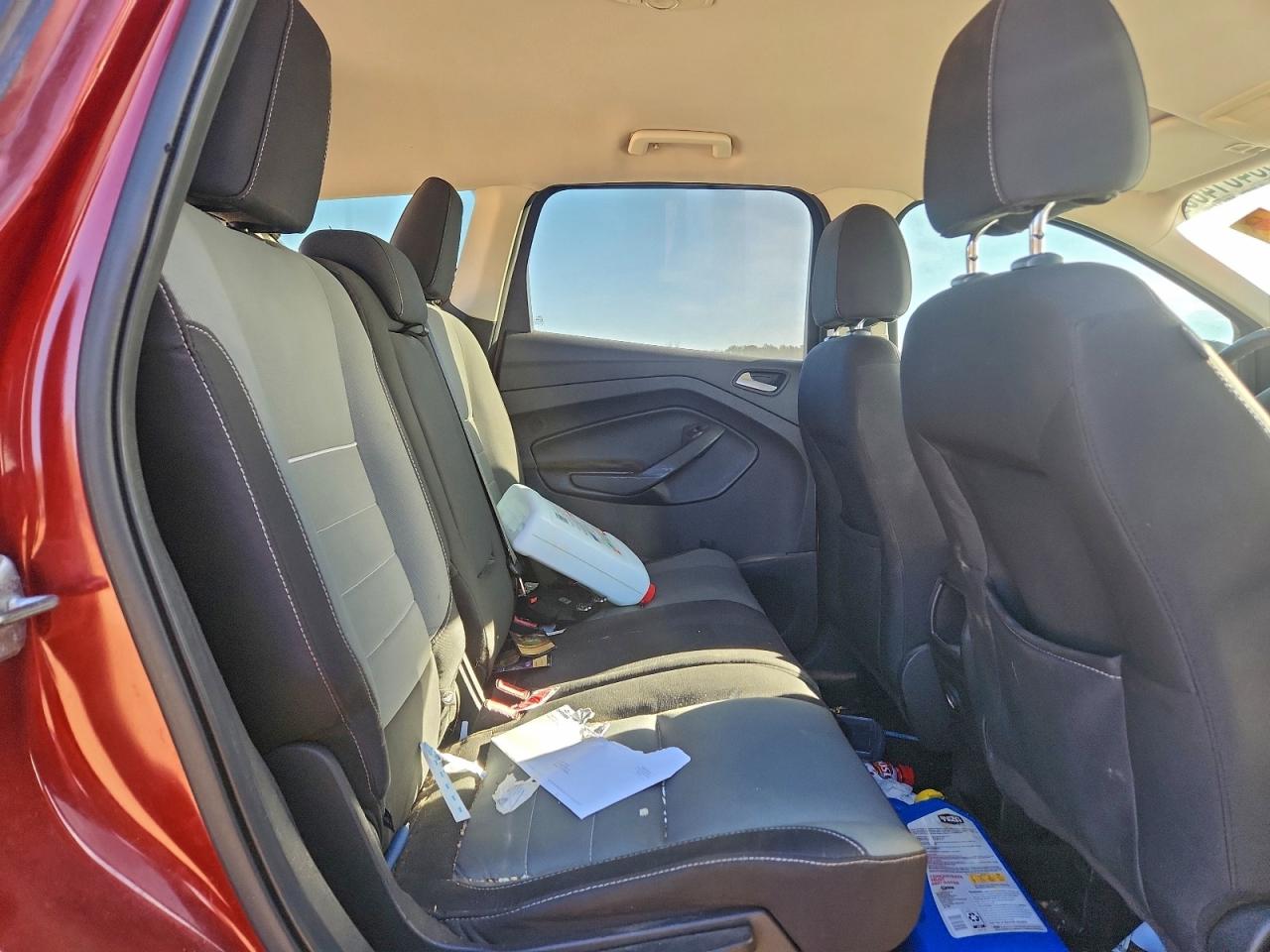 2015 FORD ESCAPE SE photo 10
