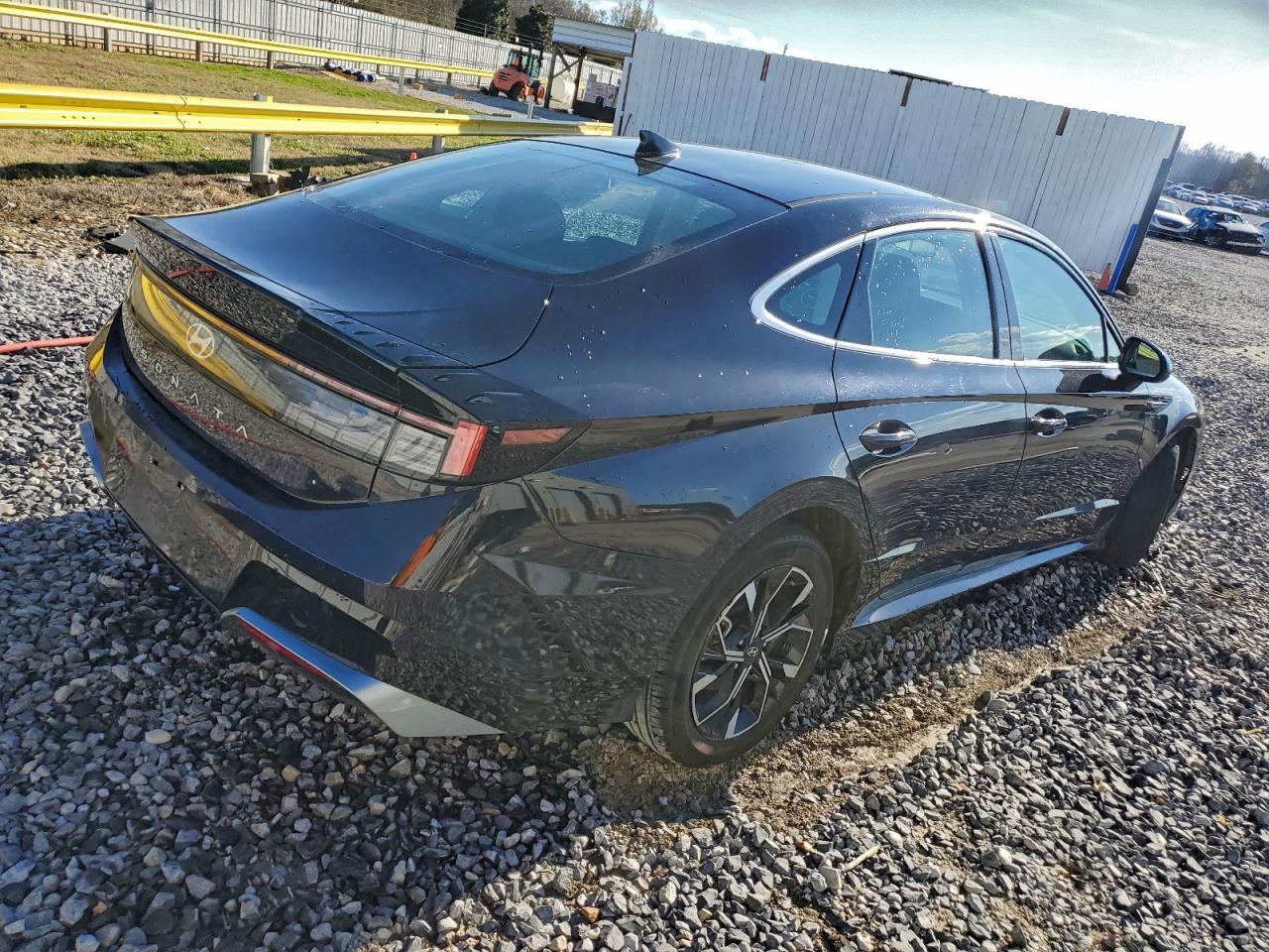 2024 HYUNDAI SONATA SEL photo 3
