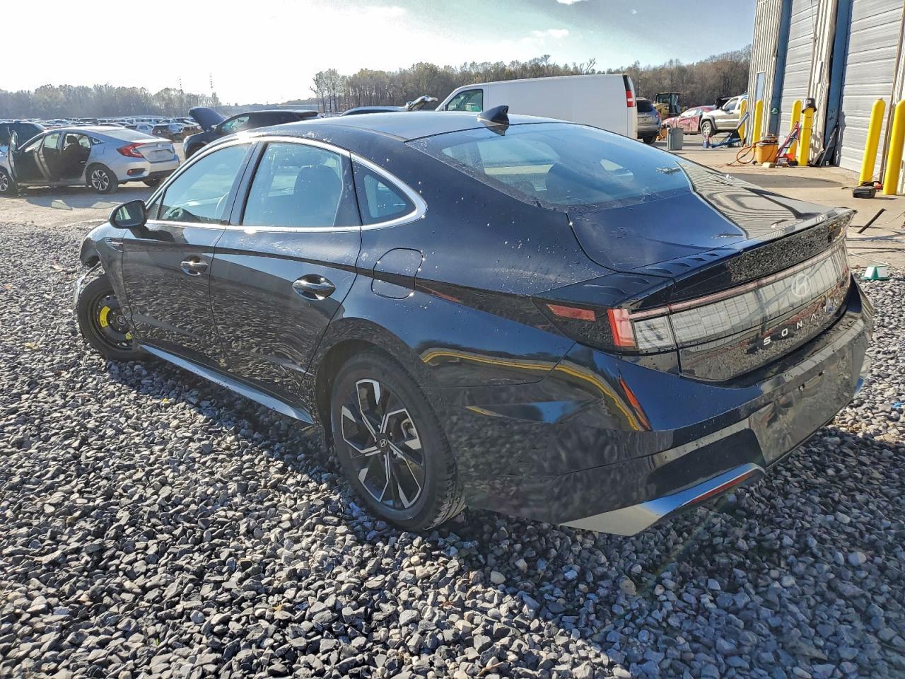 2024 HYUNDAI SONATA SEL photo 2