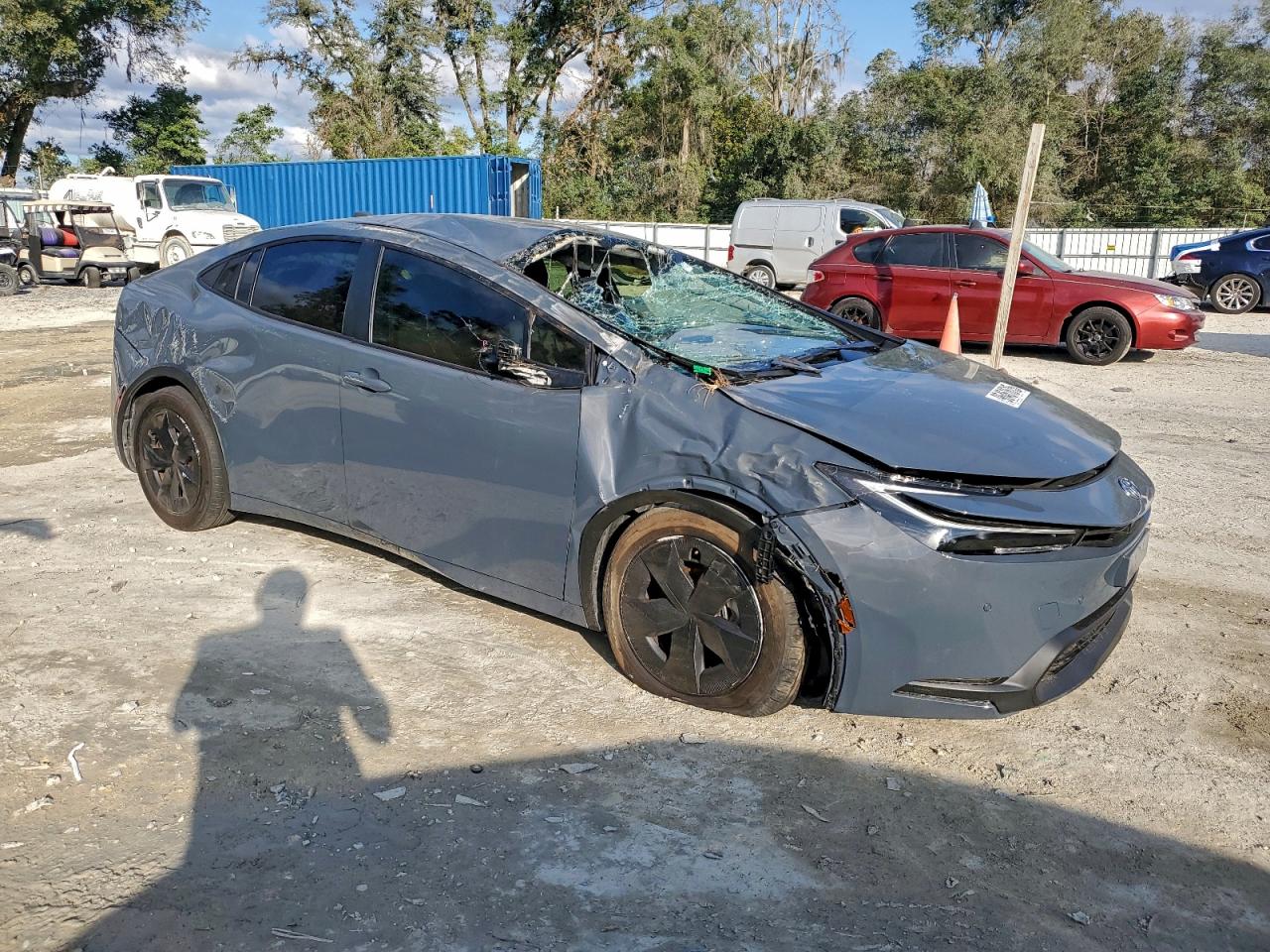 2025 TOYOTA PRIUS LE photo 4