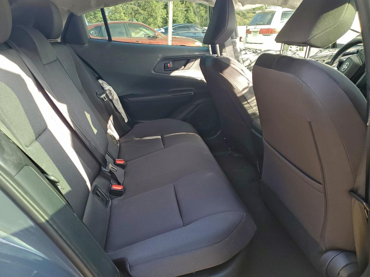 2025 TOYOTA PRIUS LE photo 10