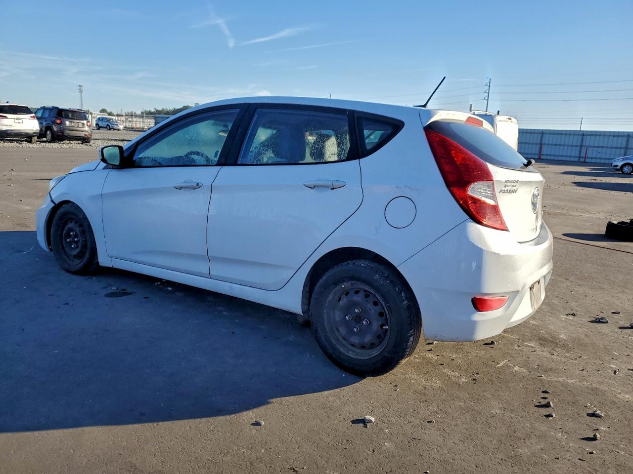 2017 HYUNDAI ACCENT SE photo 2