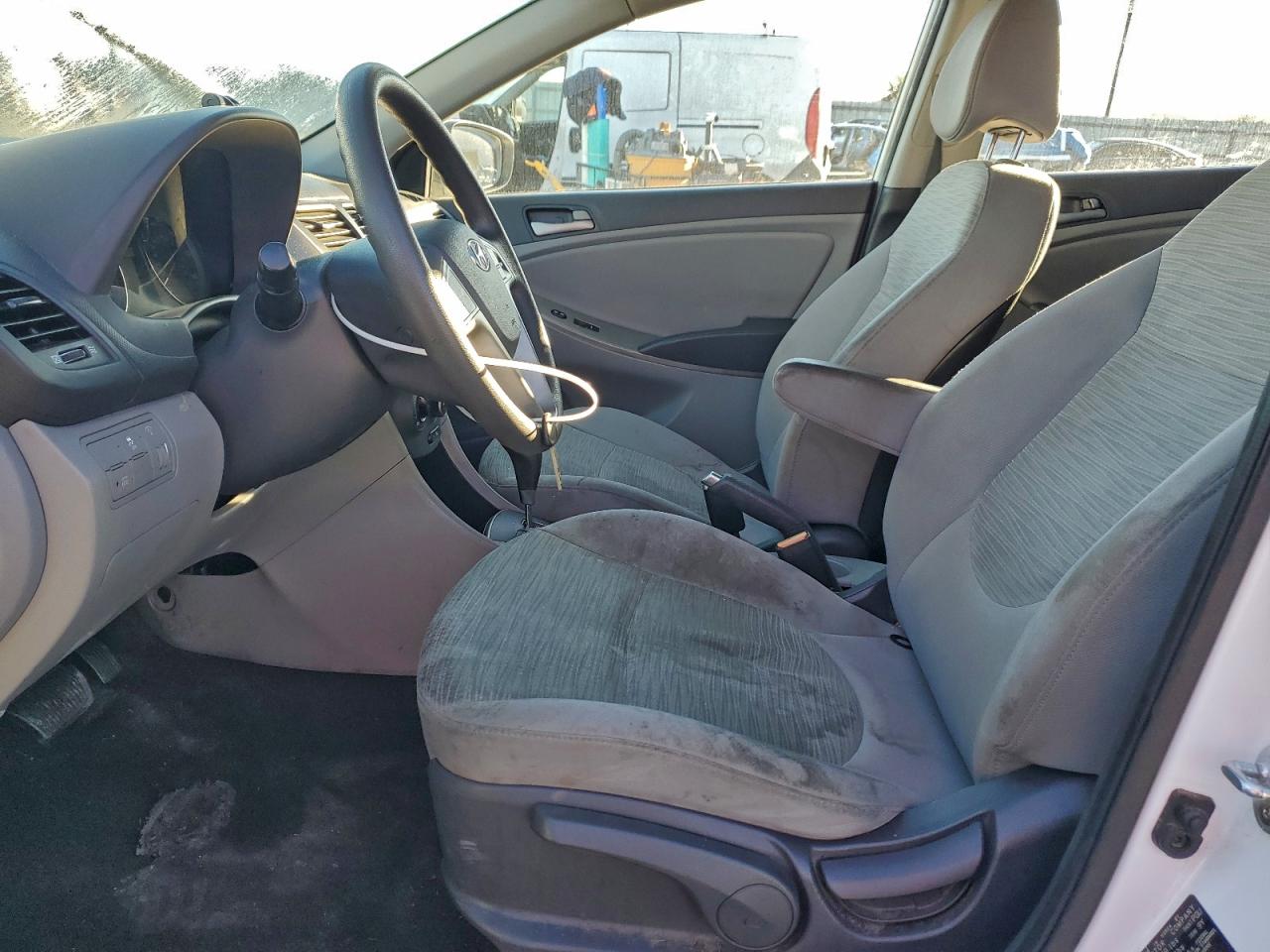 2017 HYUNDAI ACCENT SE photo 7