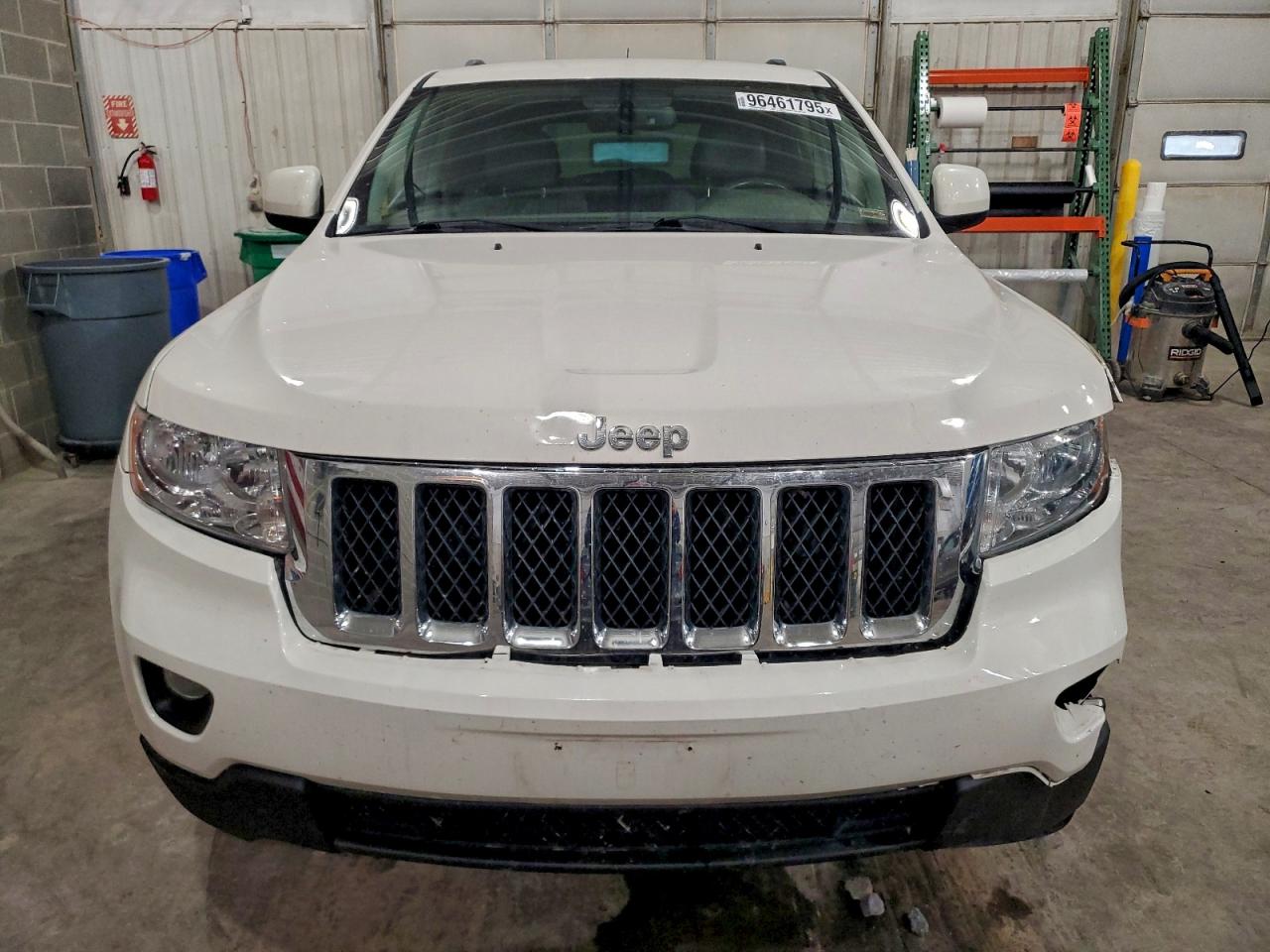 2011 JEEP GRAND CHEROKEE LAREDO photo 5