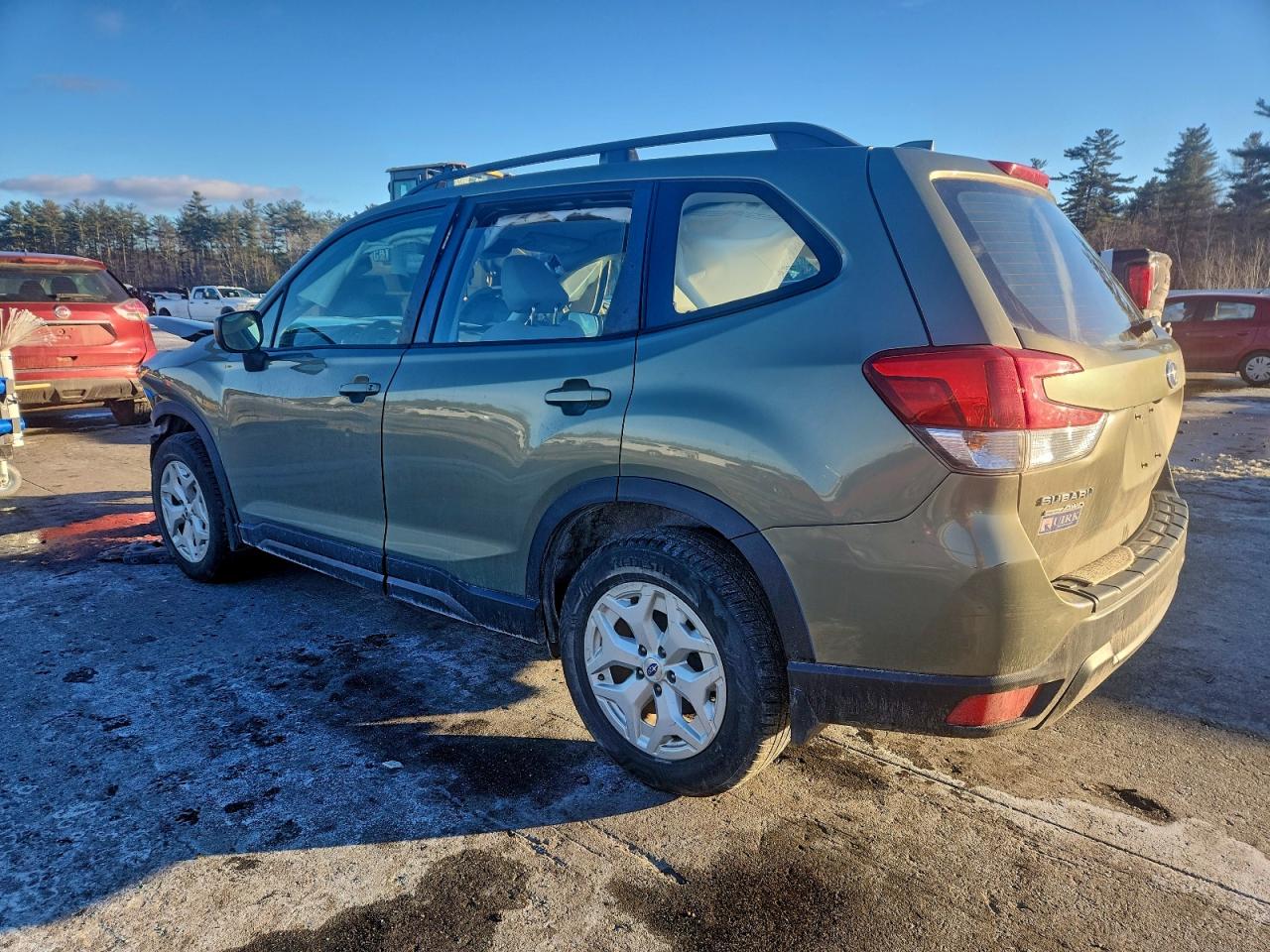 2019 SUBARU FORESTER photo 2