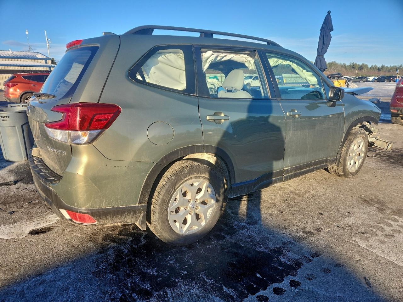 2019 SUBARU FORESTER photo 3