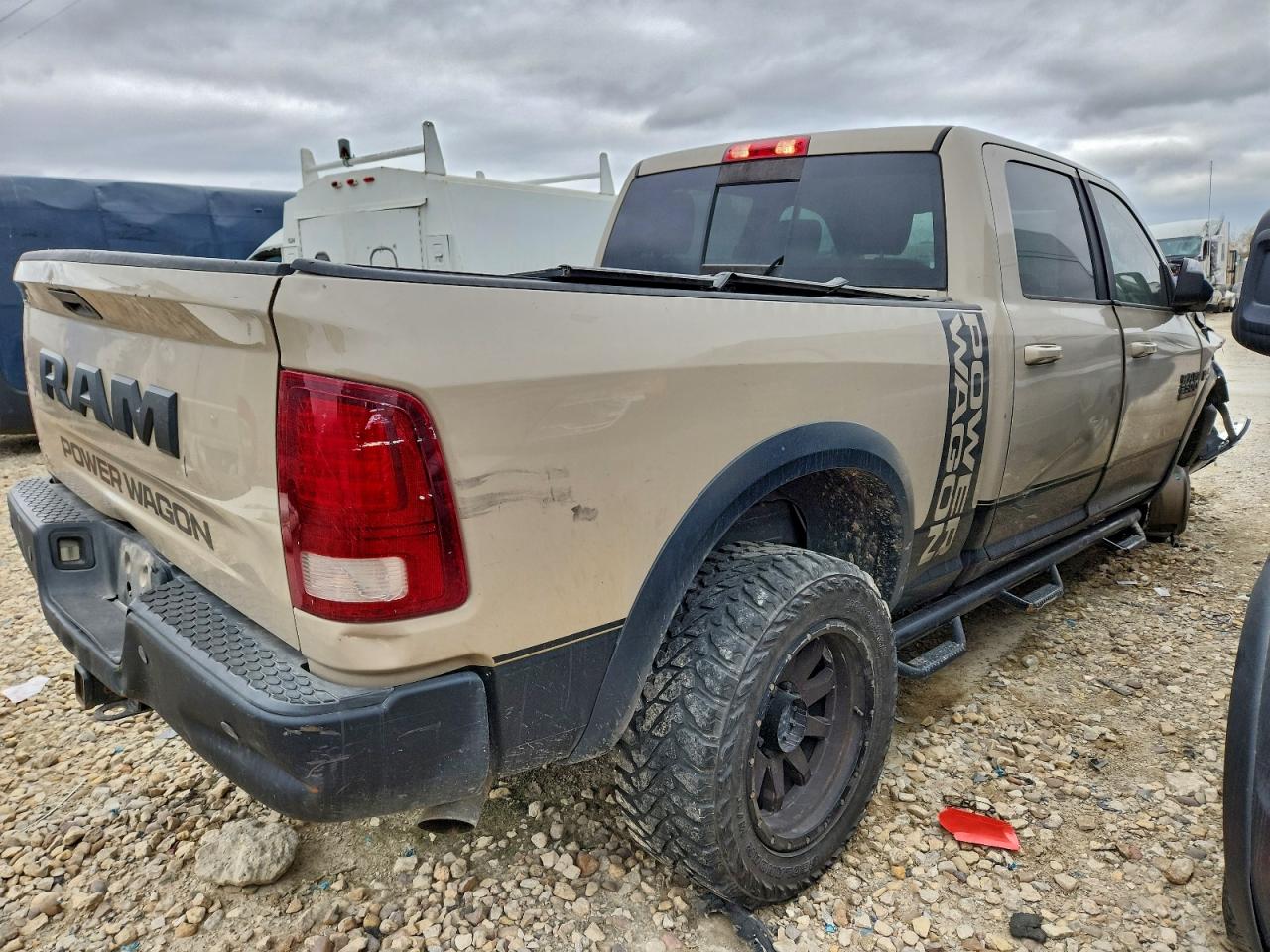 2018 RAM 2500 POWERWAGON photo 3