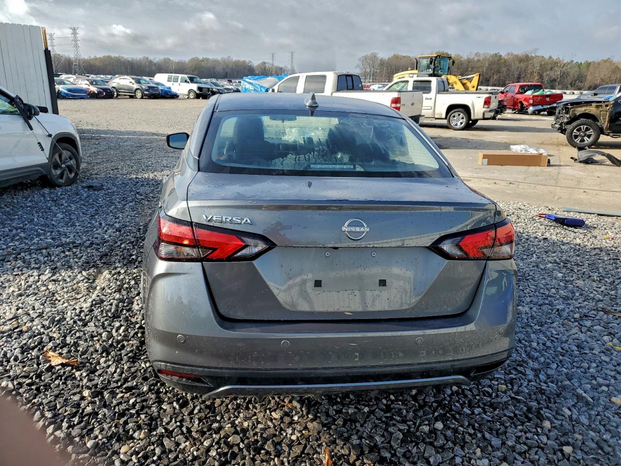 2025 NISSAN VERSA SV photo 6