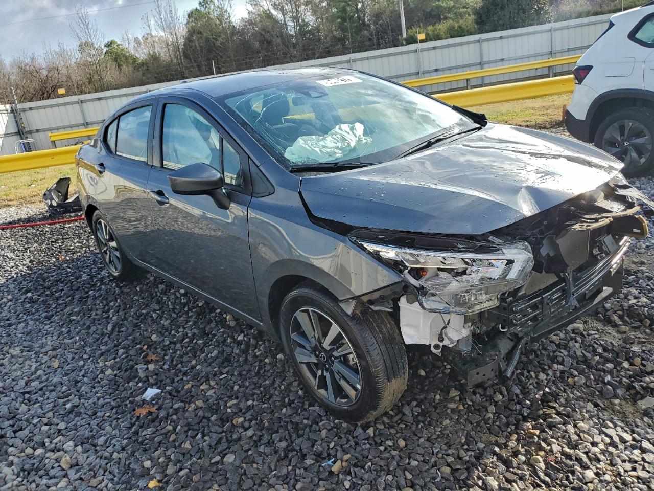2025 NISSAN VERSA SV photo 4