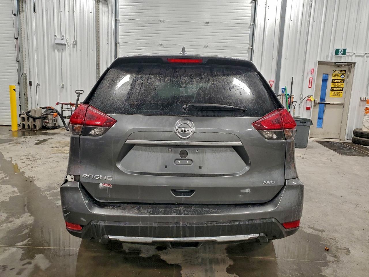 2017 NISSAN ROGUE SV photo 6