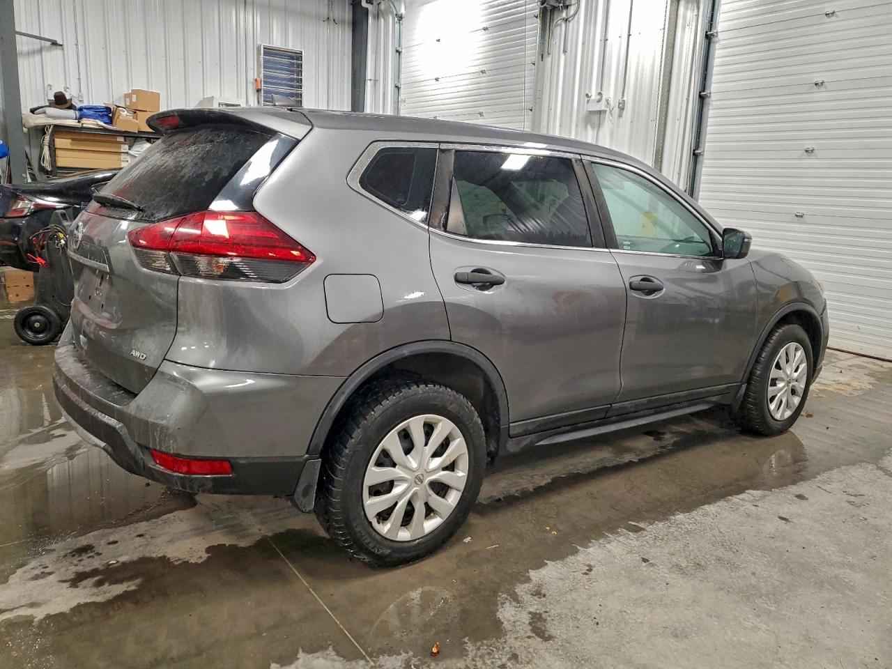 2017 NISSAN ROGUE SV photo 3