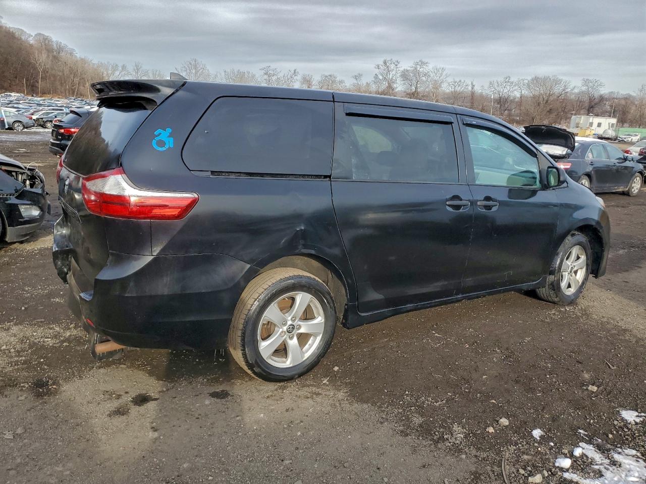 2020 TOYOTA SIENNA photo 7
