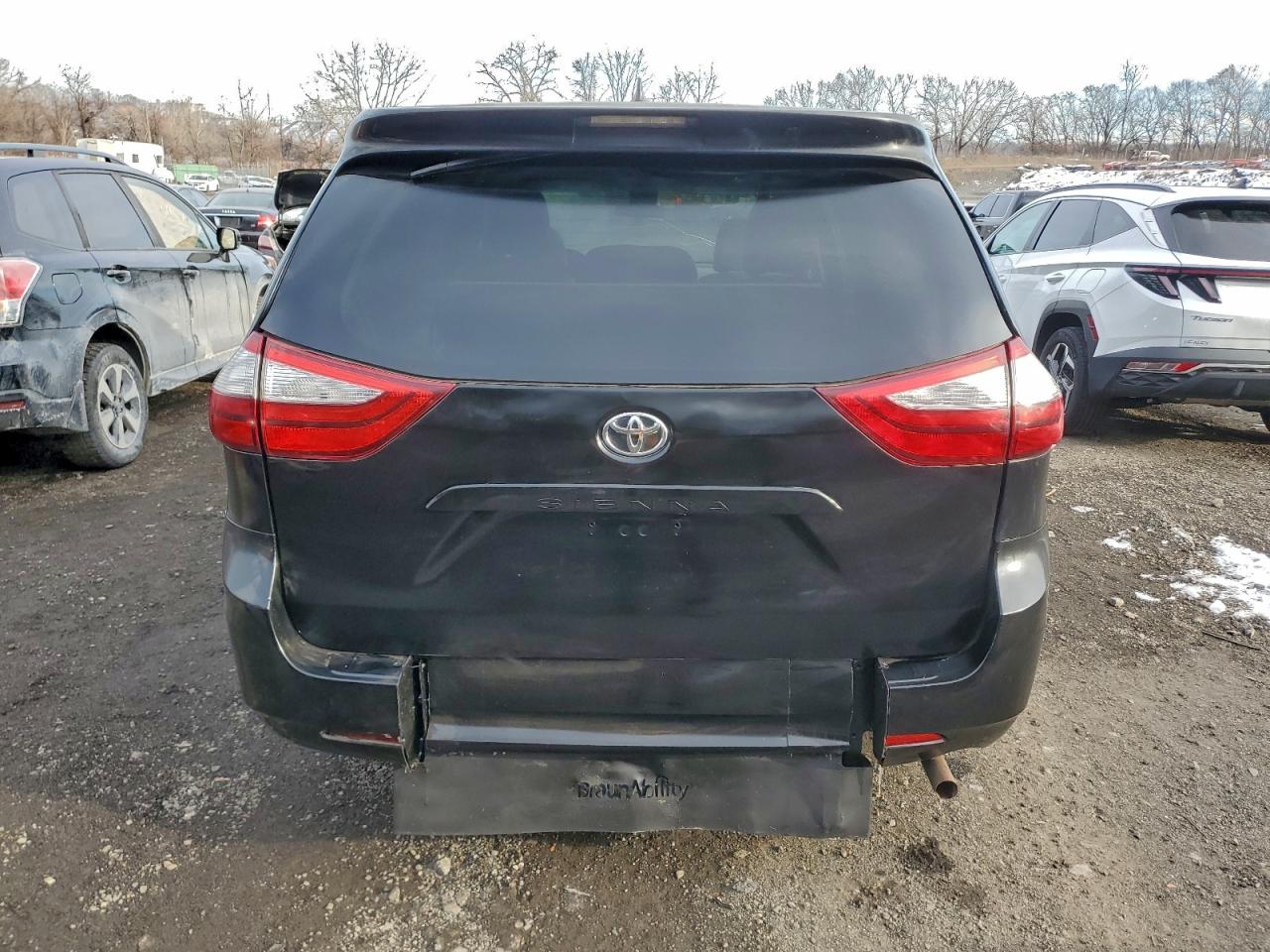 2020 TOYOTA SIENNA photo 16