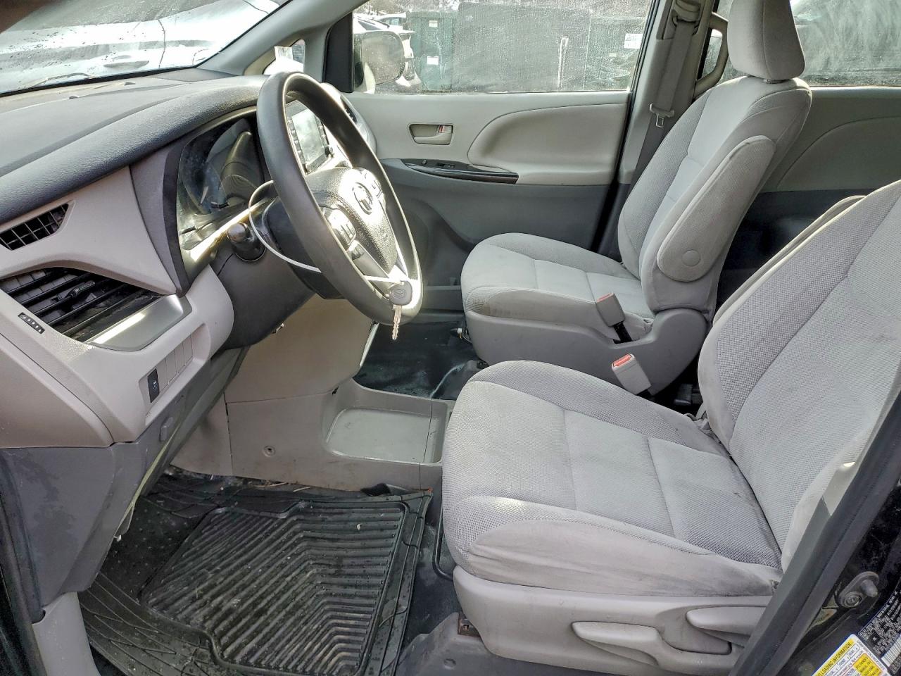 2020 TOYOTA SIENNA photo 19